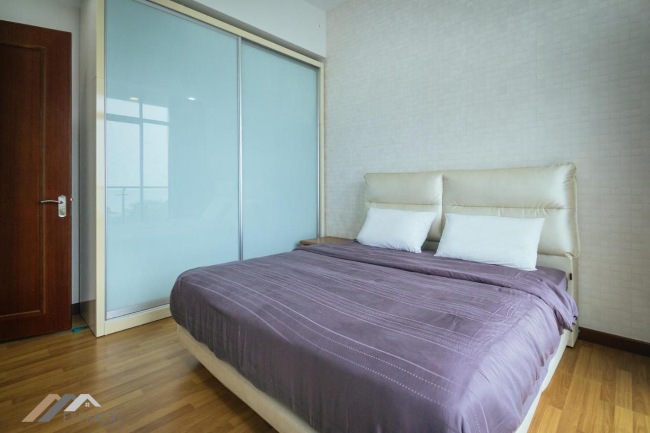Bay Resort By Evernent Miri Bagian luar foto