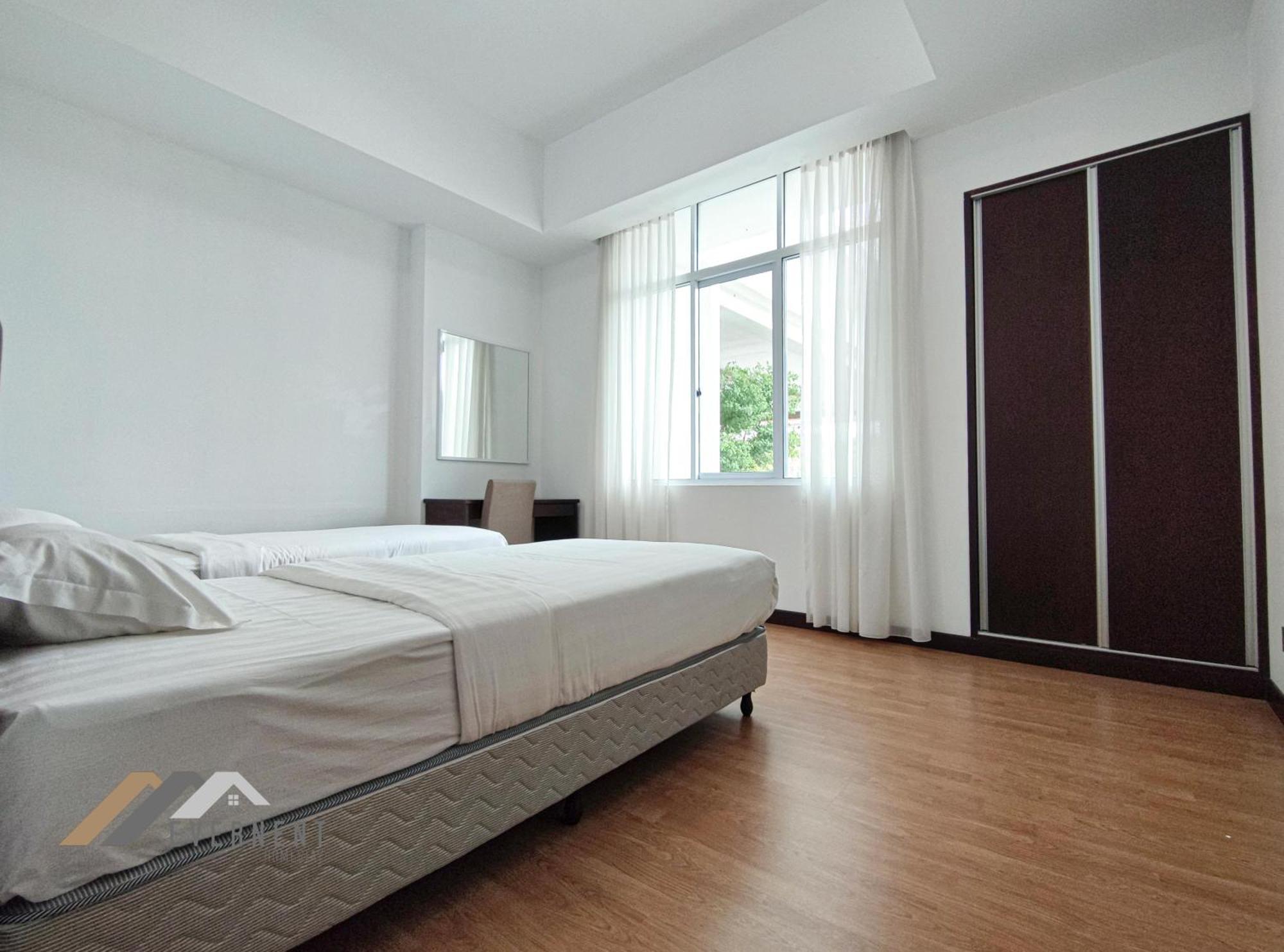 Bay Resort By Evernent Miri Bagian luar foto