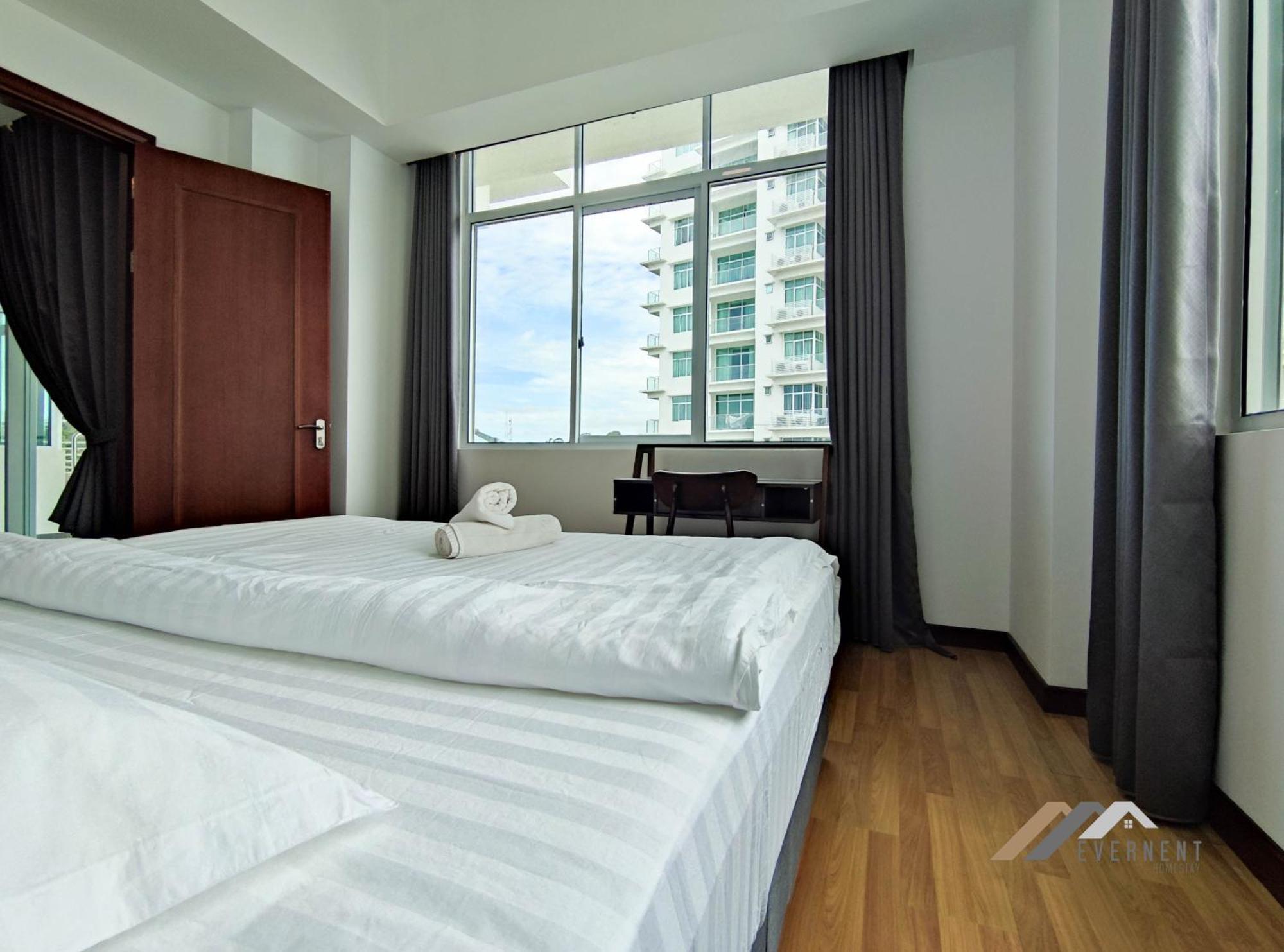 Bay Resort By Evernent Miri Bagian luar foto