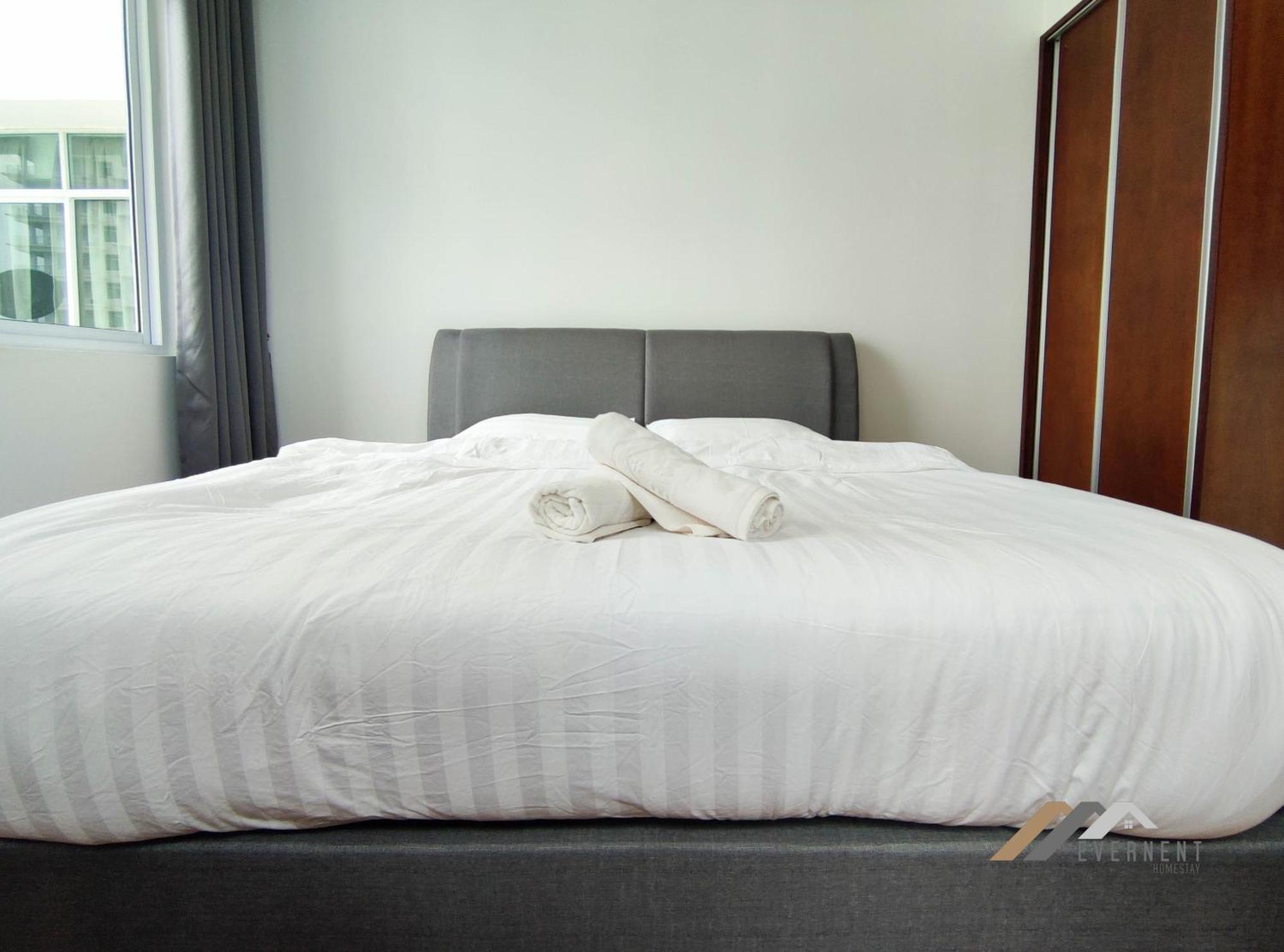 Bay Resort By Evernent Miri Bagian luar foto