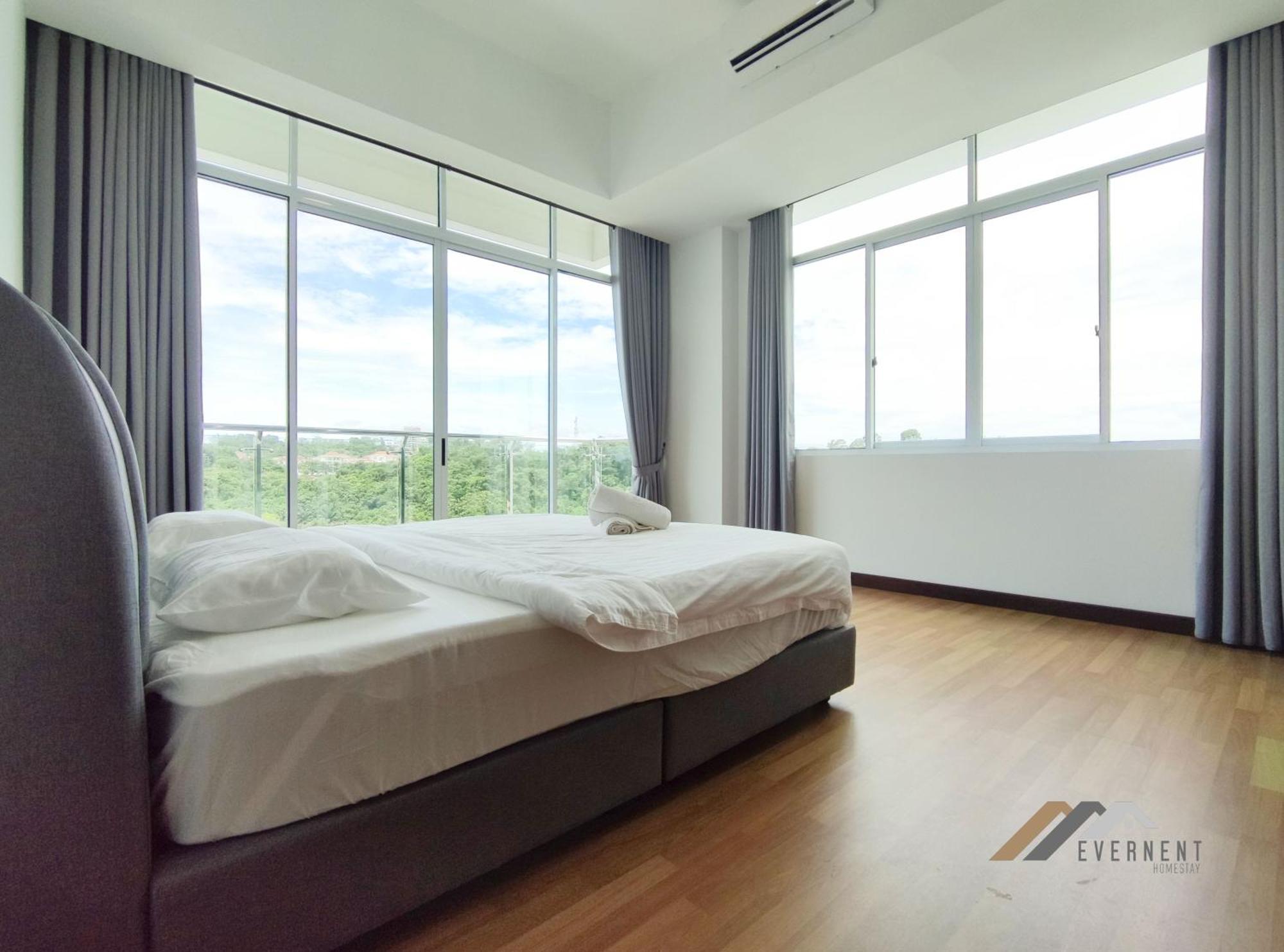 Bay Resort By Evernent Miri Bagian luar foto