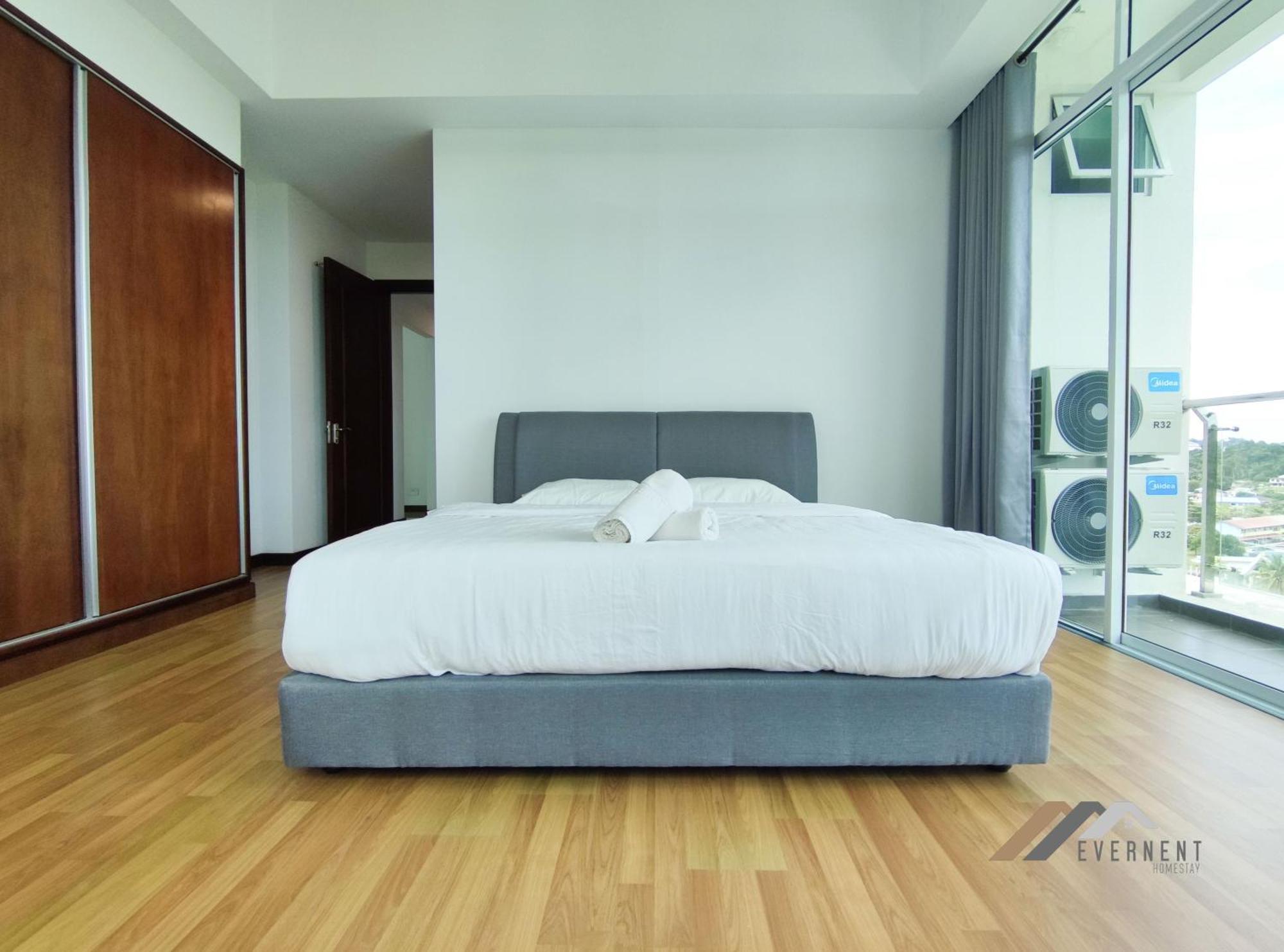 Bay Resort By Evernent Miri Bagian luar foto